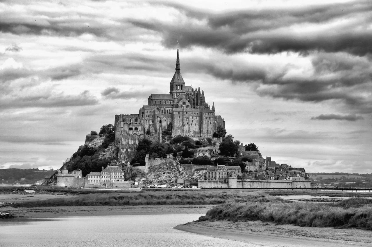 Chambre Les Anges proche Mont Saint-Michel, Maison d'hôtes l'Angevinière Saint-Laurent-de-Terregatte Exterior foto